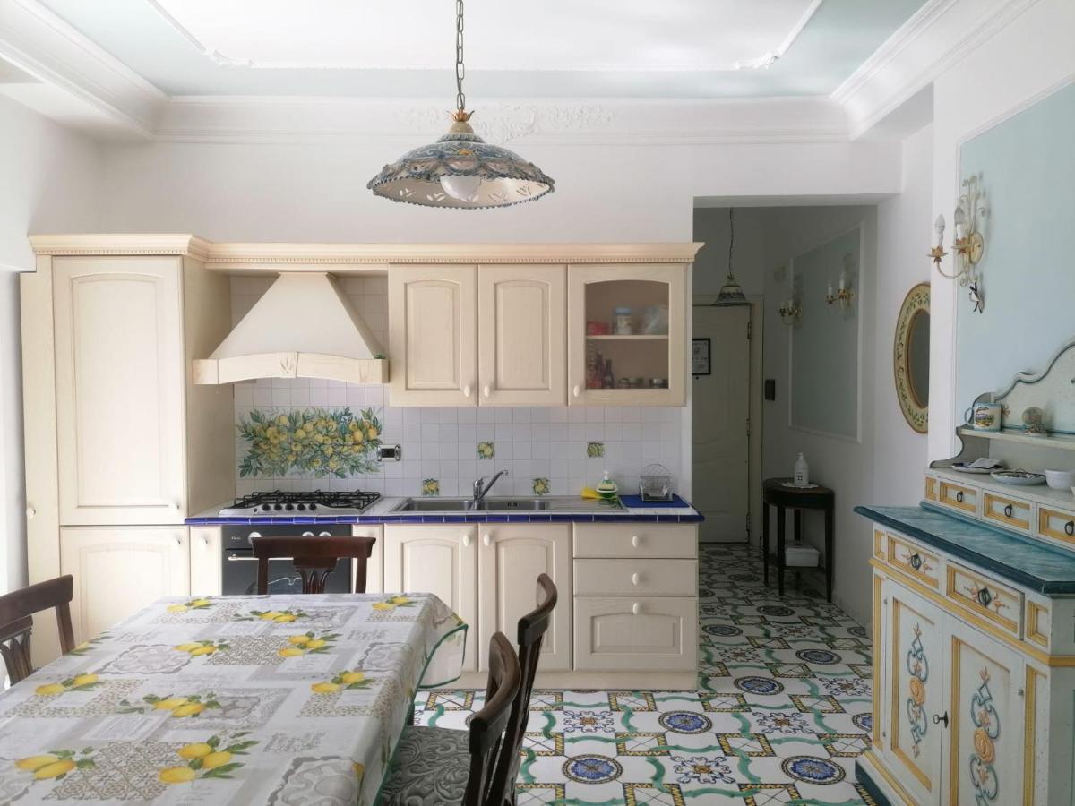La Casa Di Rosa Lägenhet Sorrento Exteriör bild